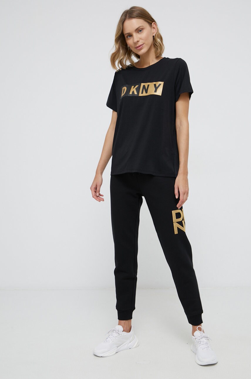 

Брюки Dkny женские цвет чёрный с принтом