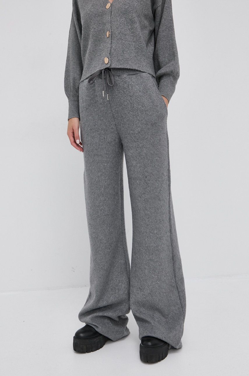 Trussardi Pantaloni femei, culoarea gri, material neted