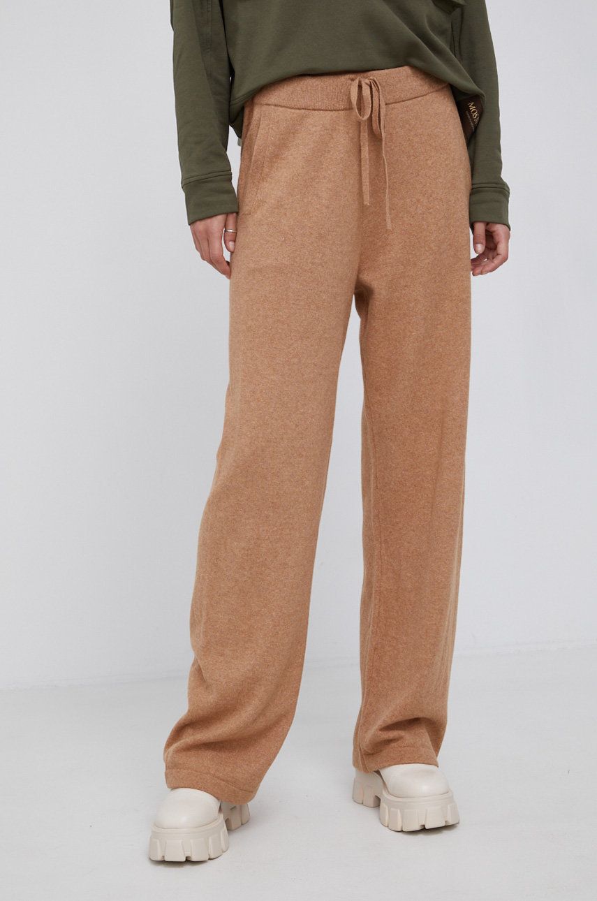 GAP Pantaloni femei, culoarea maro answear.ro imagine 2022 13clothing.ro
