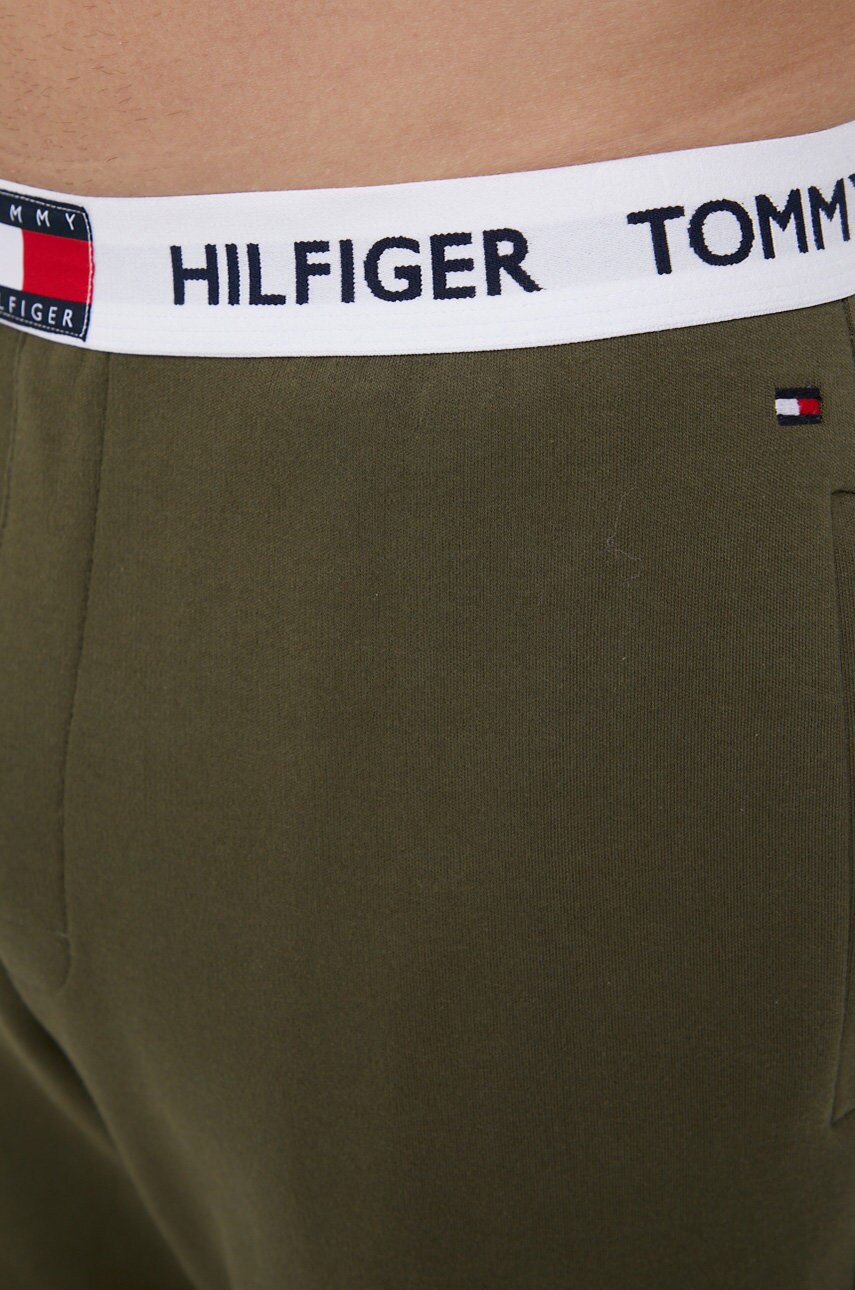 

Штани Tommy Hilfiger чоловічі колір зелений гладке