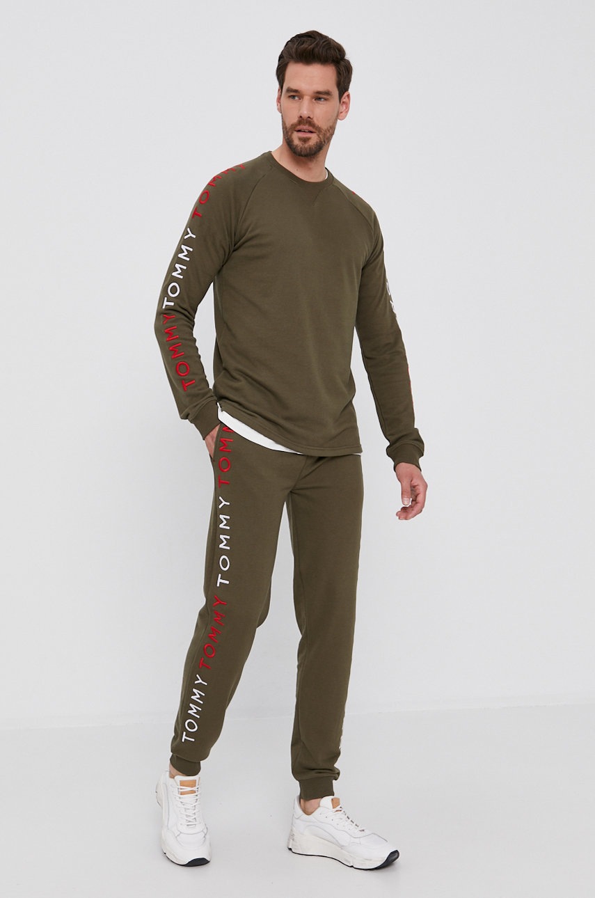 

Брюки Tommy Hilfiger мужские с аппликацией