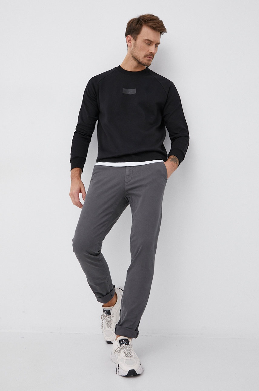 

Брюки Calvin Klein мужское цвет серый фасон chinos