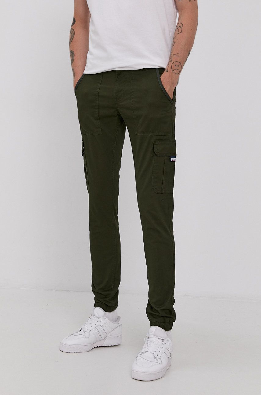 Tommy Jeans Pantaloni bărbați, culoarea verde, mulat ANSWEAR