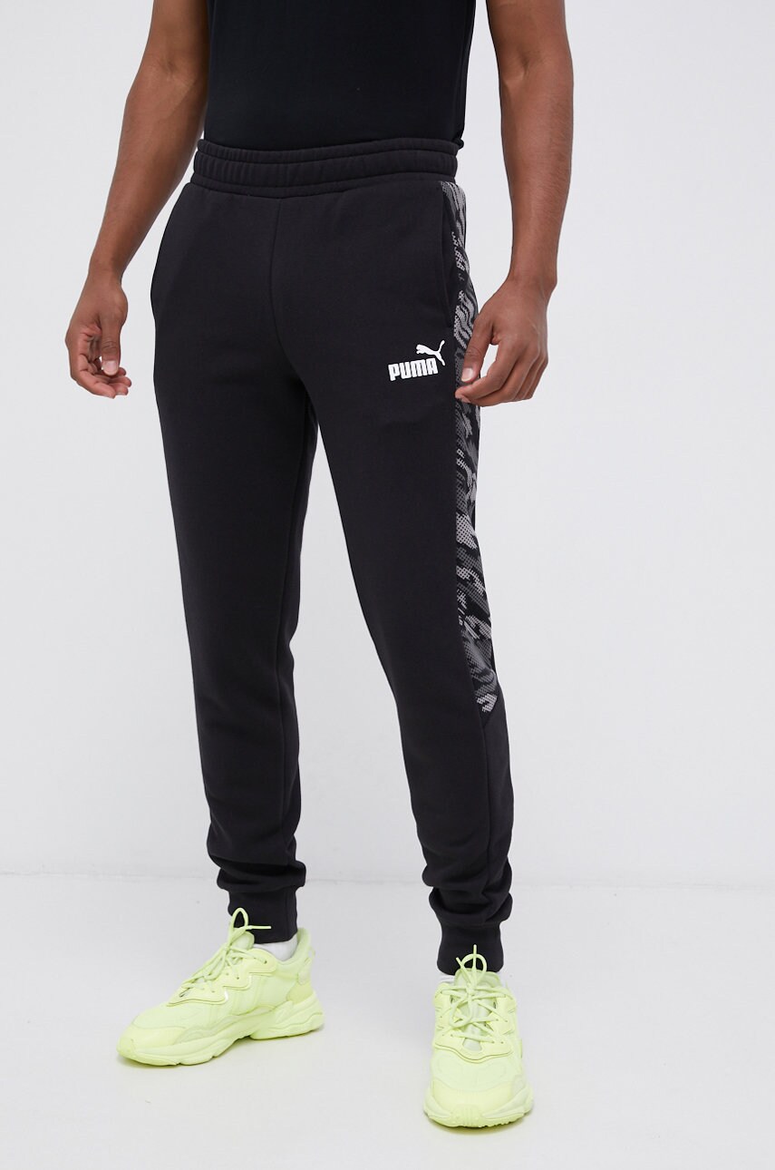 

Штани Puma 589256 чоловічі колір чорний з принтом