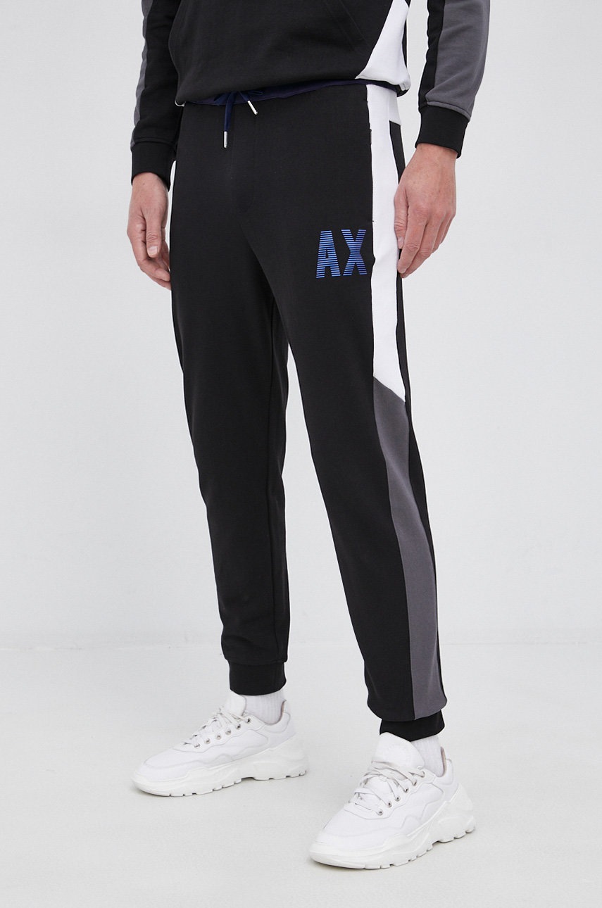 

Панталон Armani Exchange мъжки в черно с изчистен дизайн, Черен