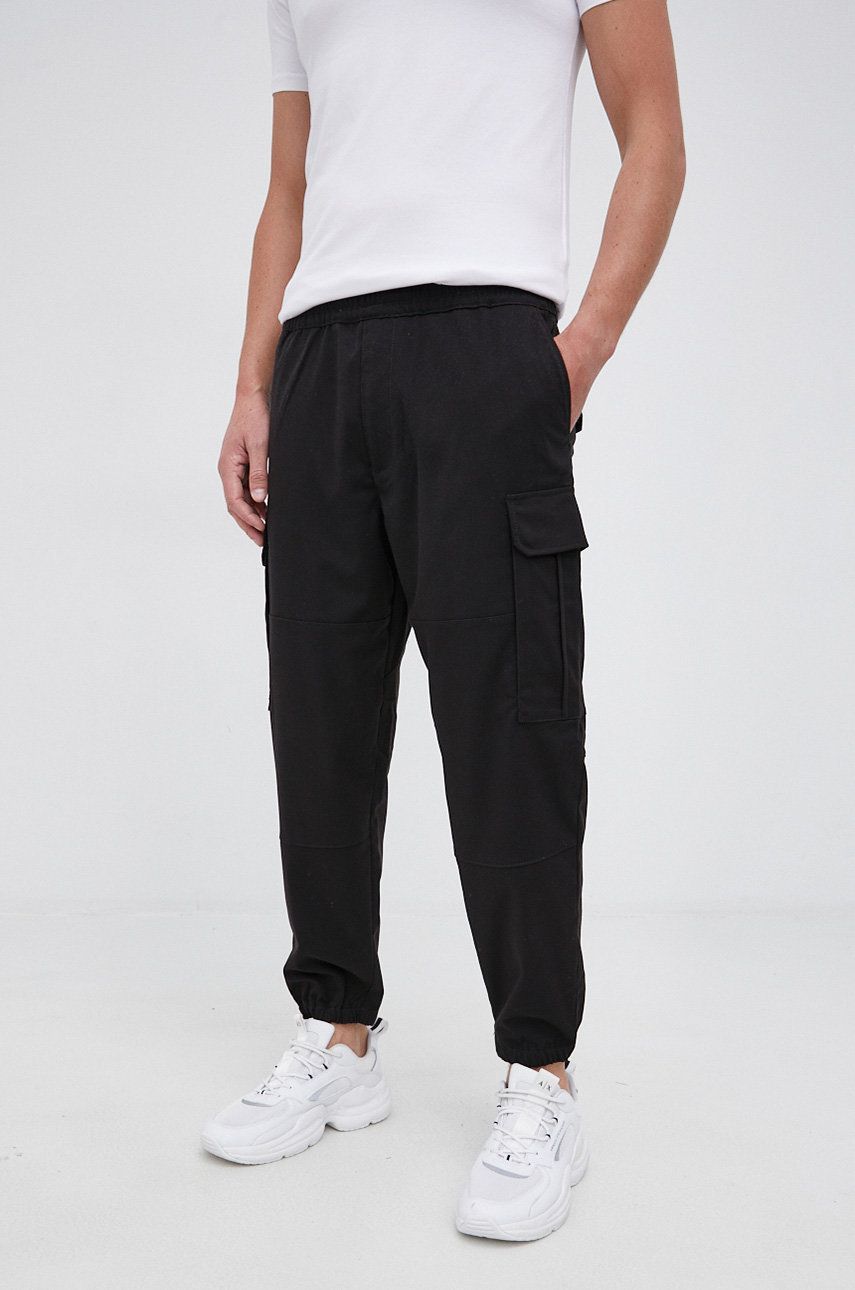 Armani Exchange Pantaloni bărbați, culoarea negru, jogger answear.ro