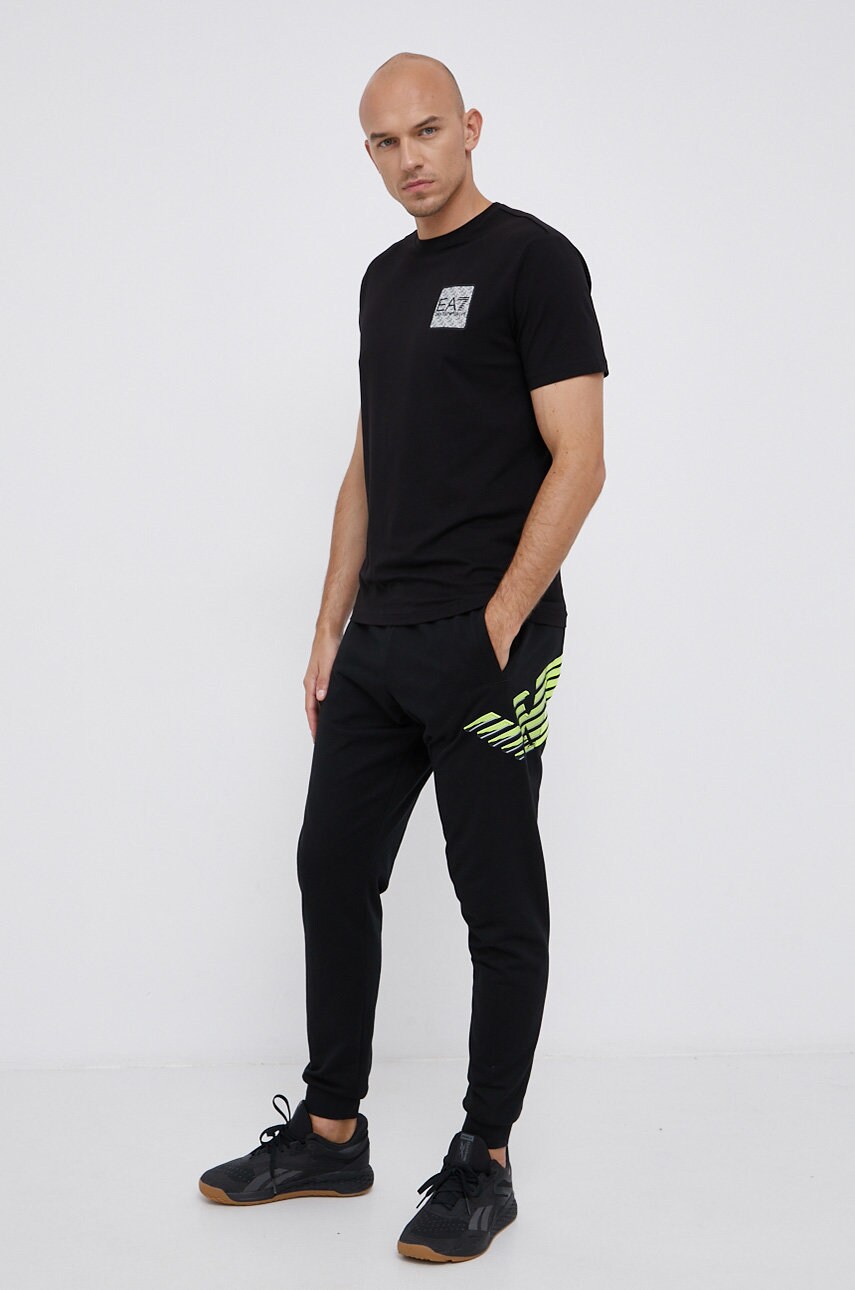 Ea7 emporio armani pantaloni de bumbac bărbați, culoarea negru, cu imprimeu