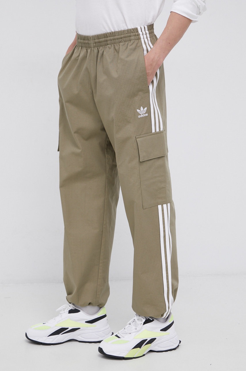 

Панталон adidas Originals H09118 мъжки в зелено с кройка тип карго, Зелен