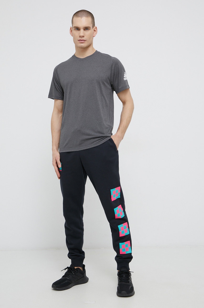 

Штани Under Armour 1366437 чоловічі колір чорний з принтом