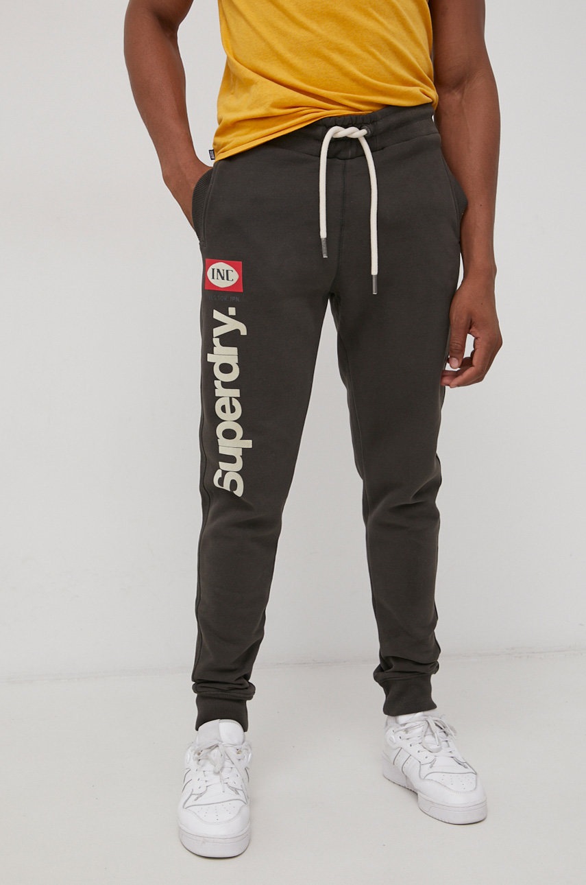 

Панталон Superdry мъжки в сиво с принт, Сив