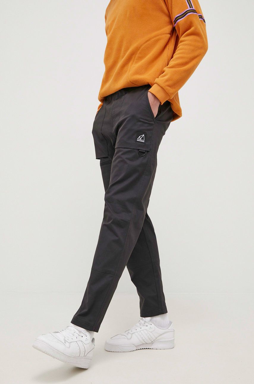 New Balance pantaloni barbati, culoarea negru, drept answear.ro imagine 2022 reducere
