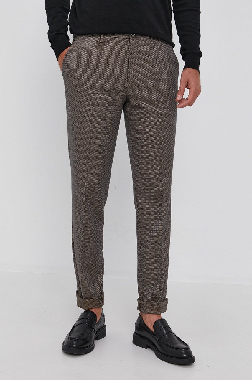 Sisley Pantaloni bărbați, culoarea maro, mulat 2023 ❤️ Pret Super answear imagine noua 2022