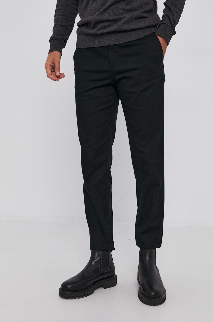 Sisley Pantaloni bărbați, culoarea negru, jogger answear imagine noua