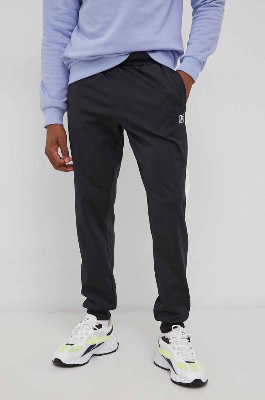 Fila Pantaloni bărbați, culoarea negru, cu imprimeu answear.ro imagine 2022 reducere