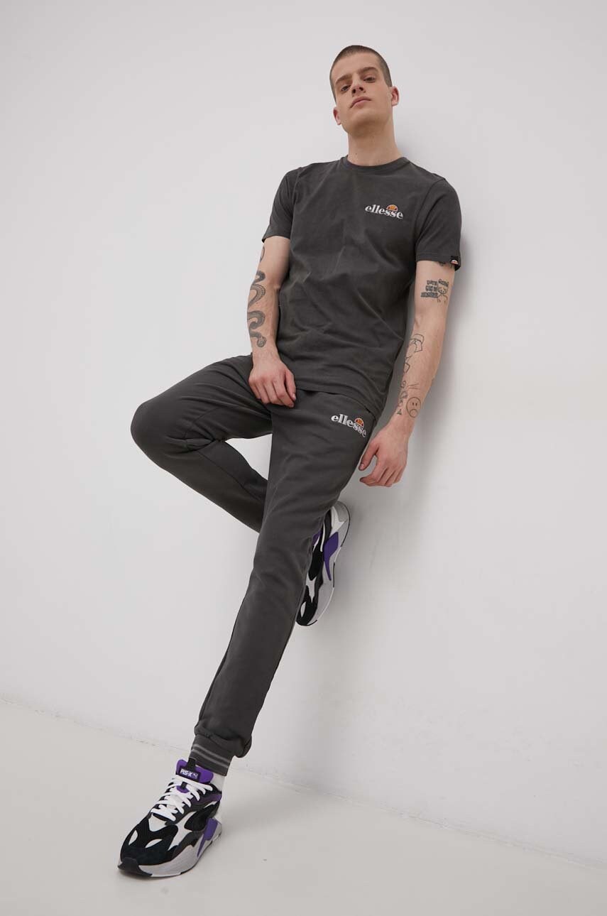 Ellesse pantaloni de bumbac bărbați, culoarea gri, material neted