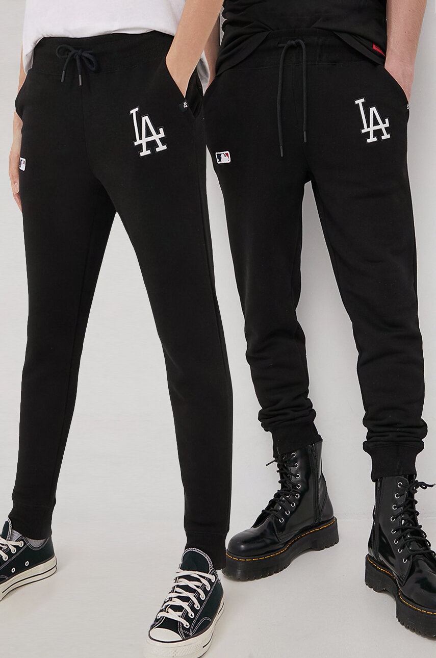 47brand Pantaloni culoarea negru, cu imprimeu 47brand Pantaloni culoarea negru, cu imprimeu