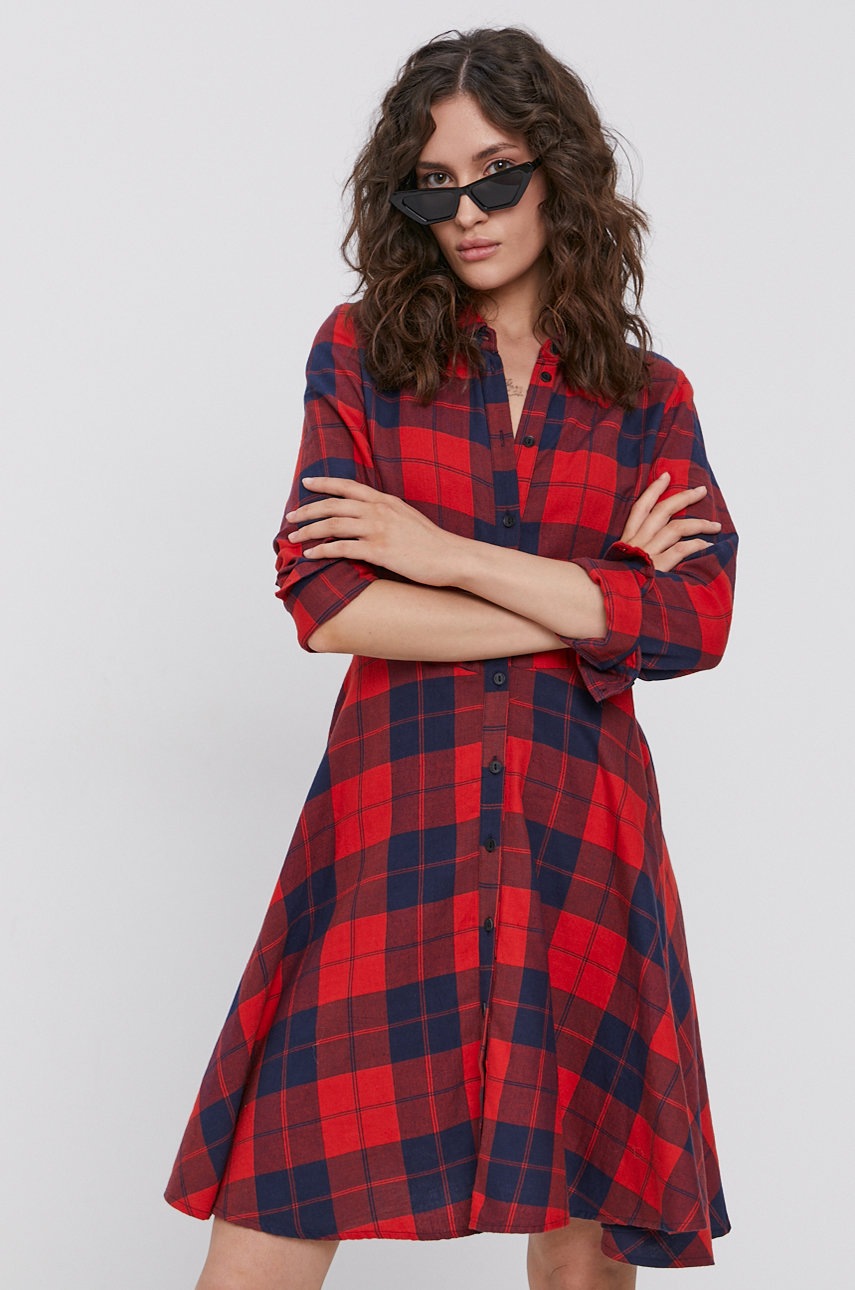 

Памучна рокля Noisy May в червено къс модел разкроен модел, Червен