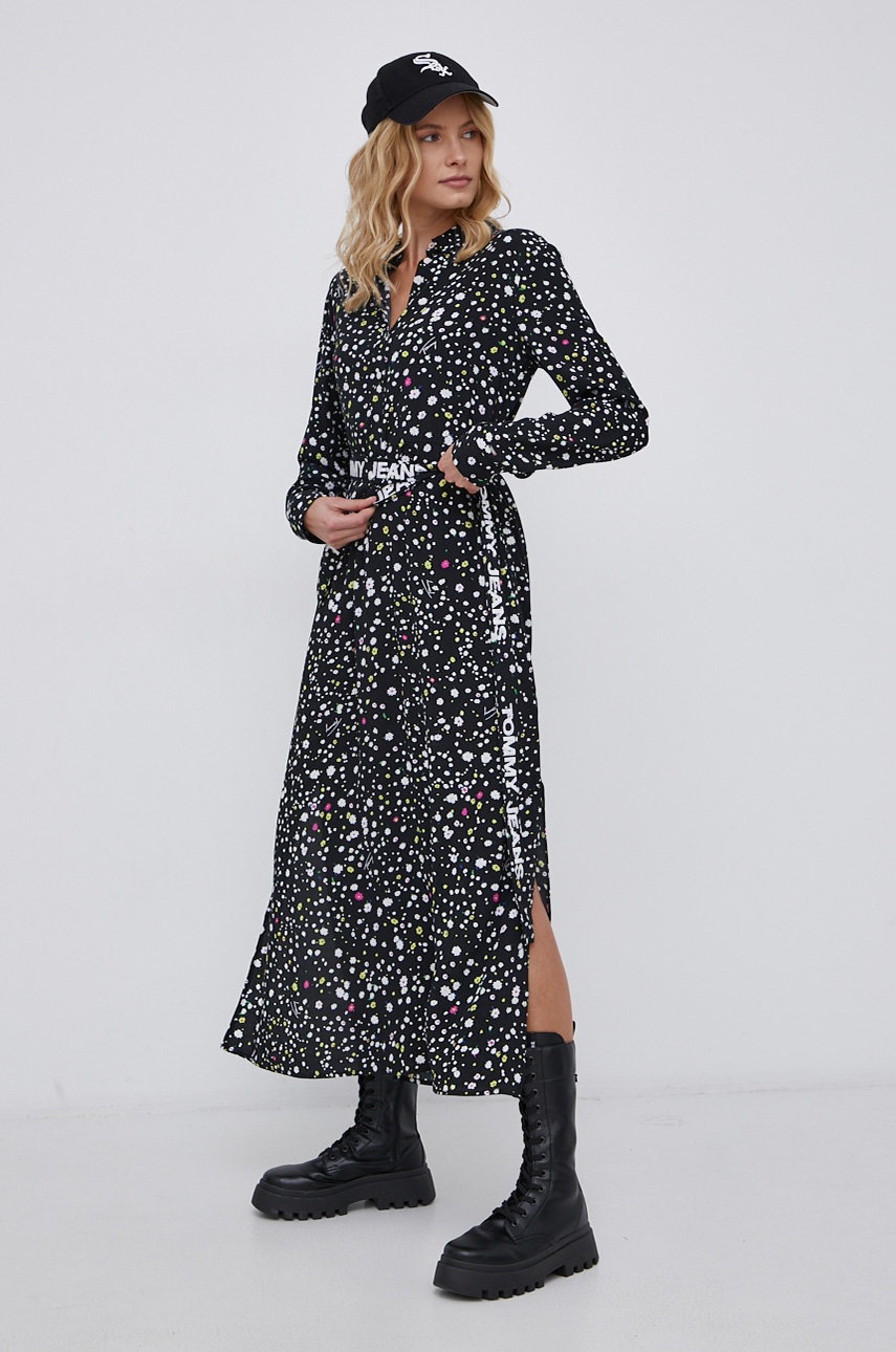 

Платье Tommy Jeans цвет чёрный maxi расклешённое