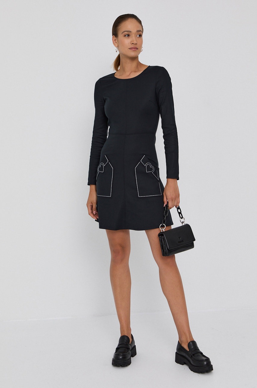 

Платье Love Moschino цвет чёрный mini расклешённое