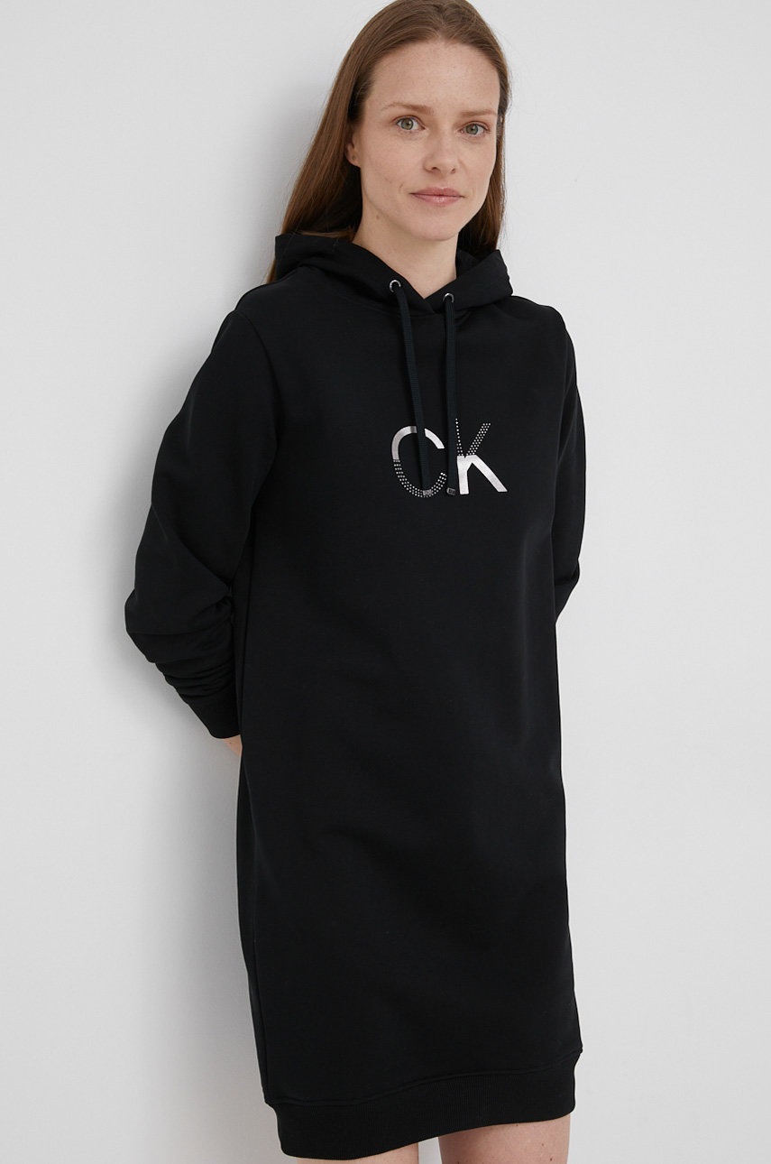 

Памучна рокля Calvin Klein в черно къс модел със стандартна кройка, Черен