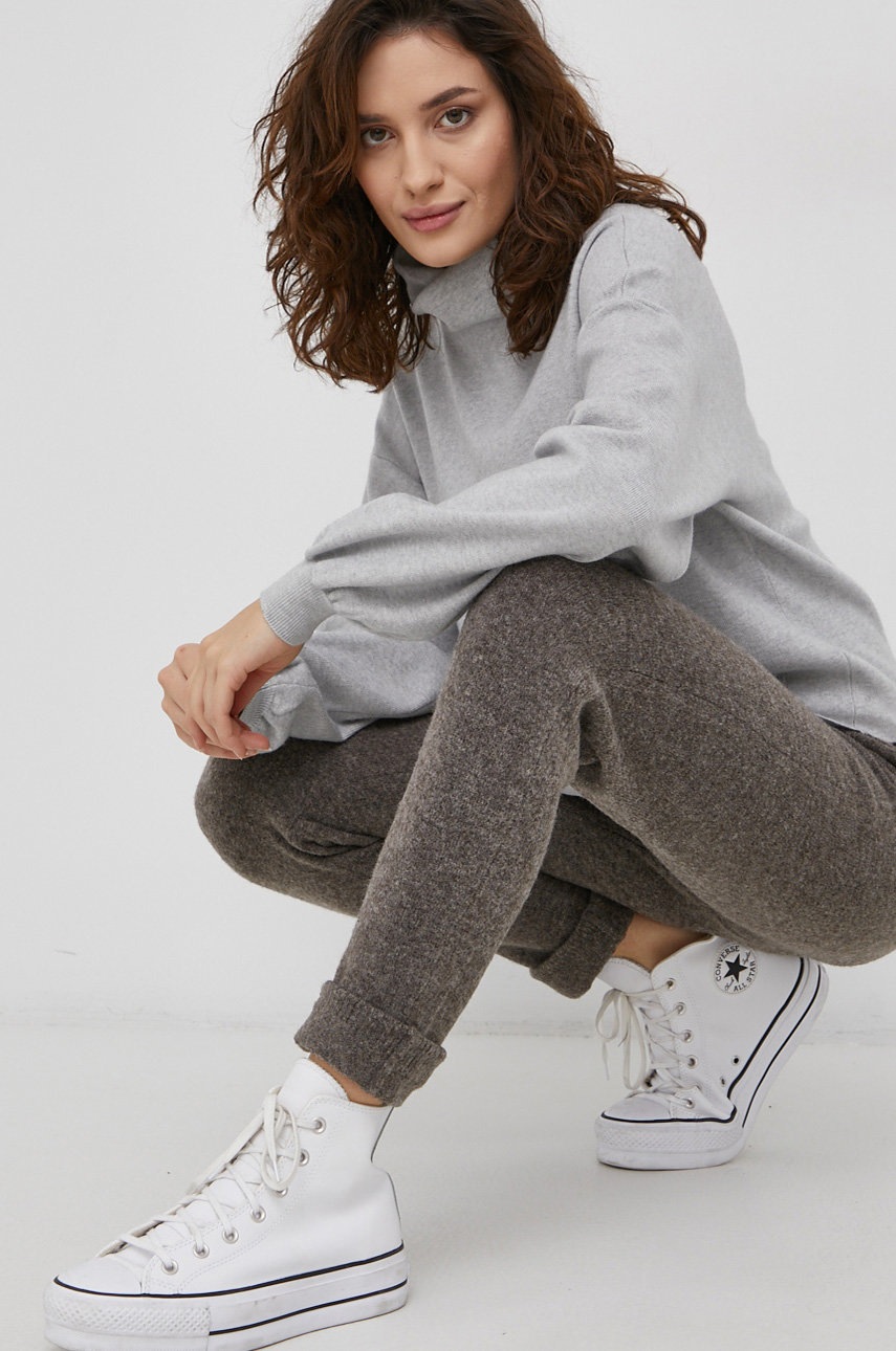 

Свитер Vero Moda женский цвет серый лёгкий с гольфом