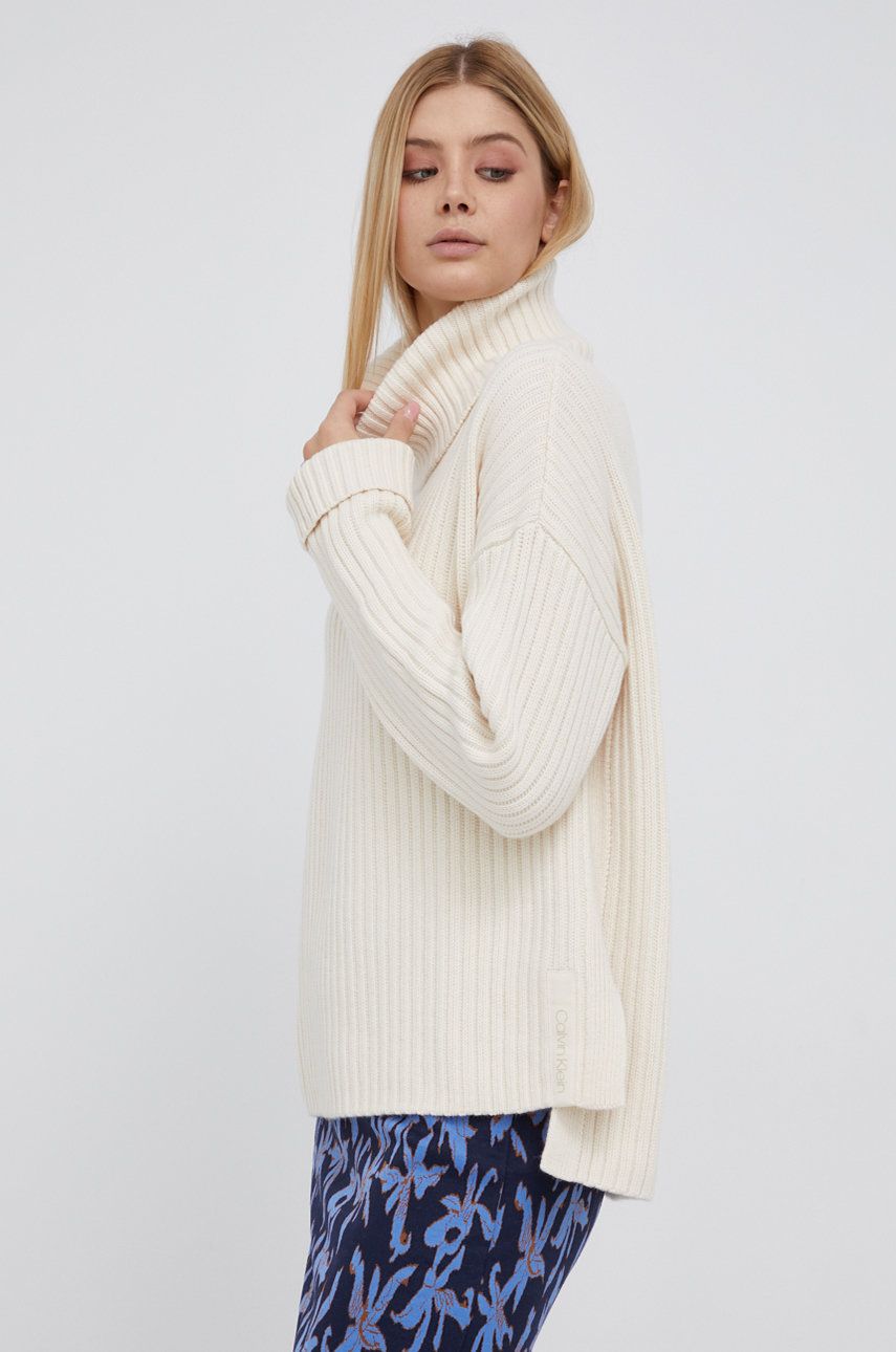 Calvin Klein Sweter wełniany damski kolor kremowy ciepły z golfem
