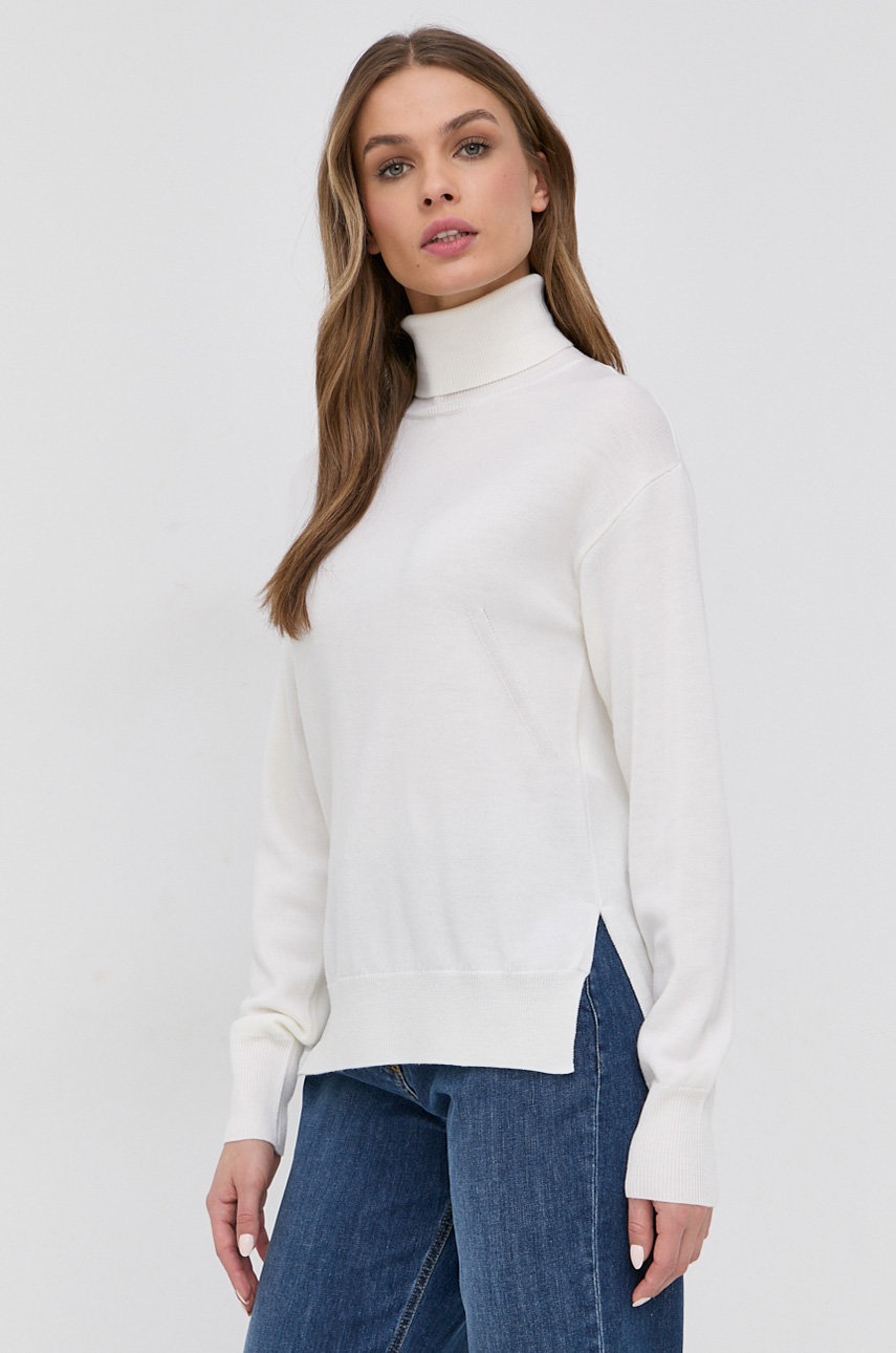 

Вълнен пуловер Patrizia Pepe дамски в кремаво от лека материя с поло, Бежов