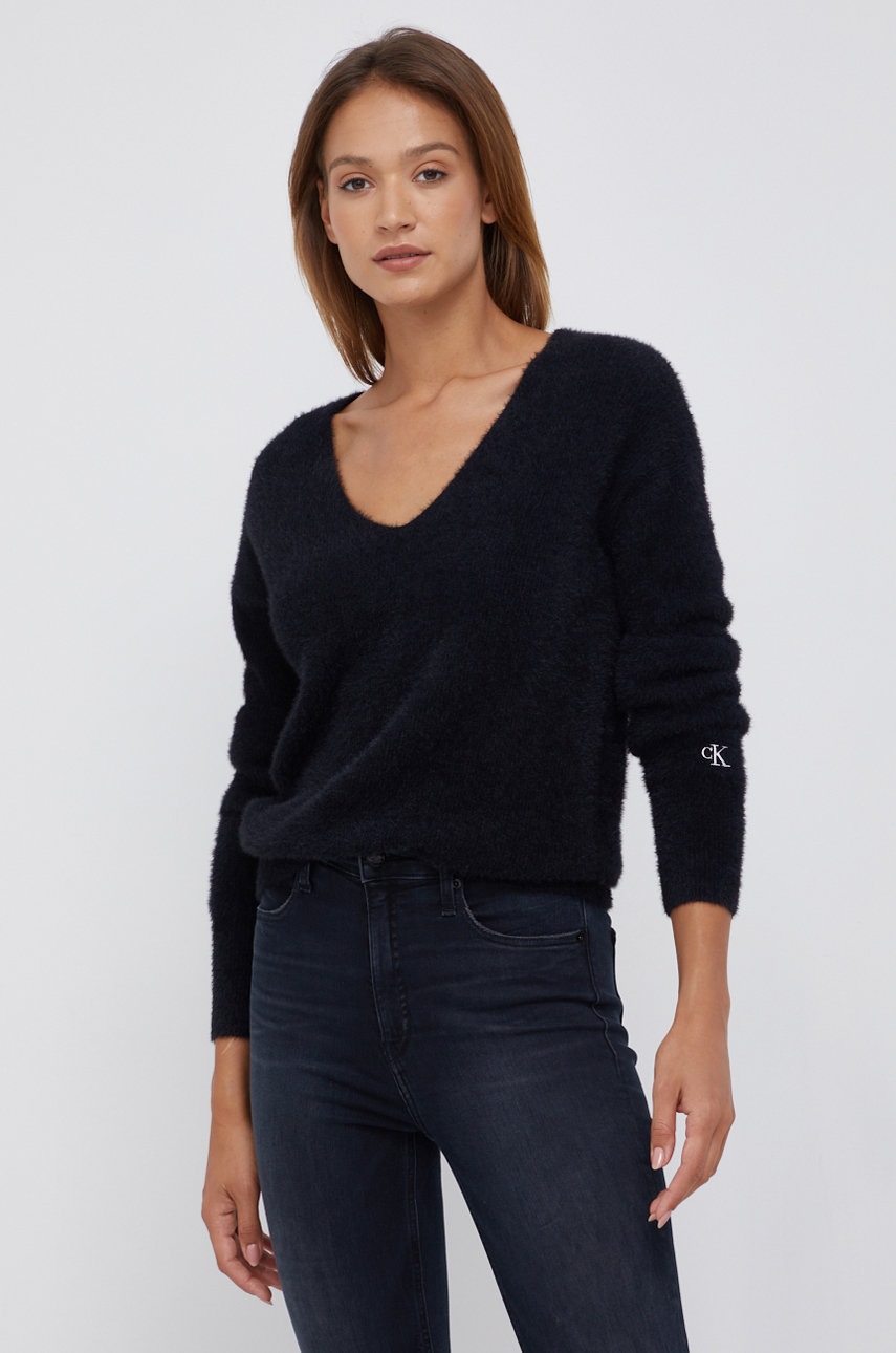 

Пуловер с вълна Calvin Klein Jeans дамски в черно от лека материя, Черен