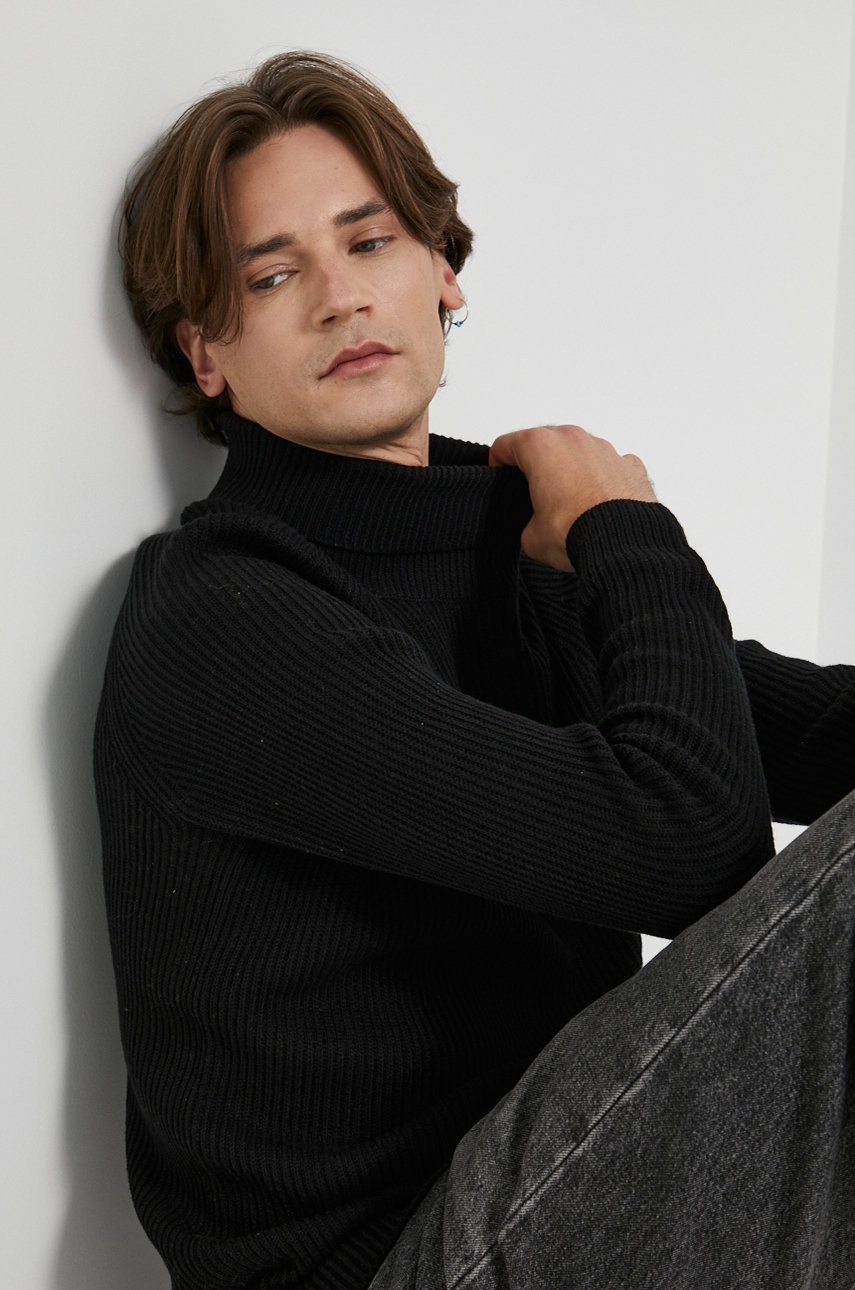 

Пуловер Jack & Jones мъжки в черно с широко поло, Черен
