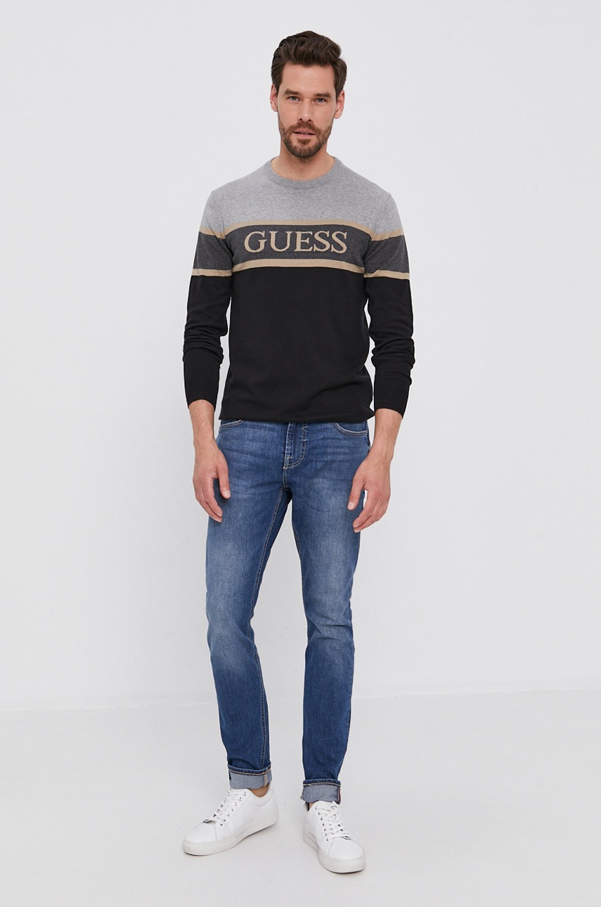

Свитер Guess мужской цвет серый лёгкий