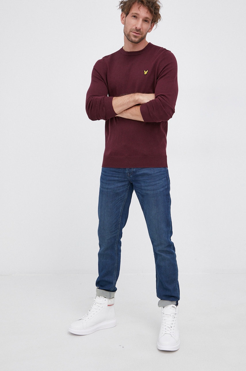 

Светр Lyle & Scott чоловічий колір бордовий легкий