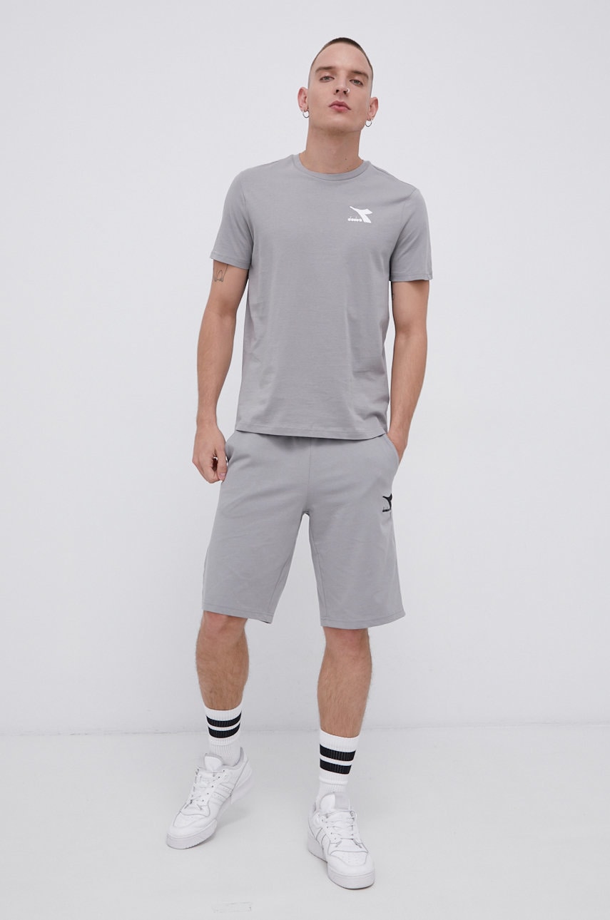 Diadora Pantaloni scurți bărbați, culoarea gri