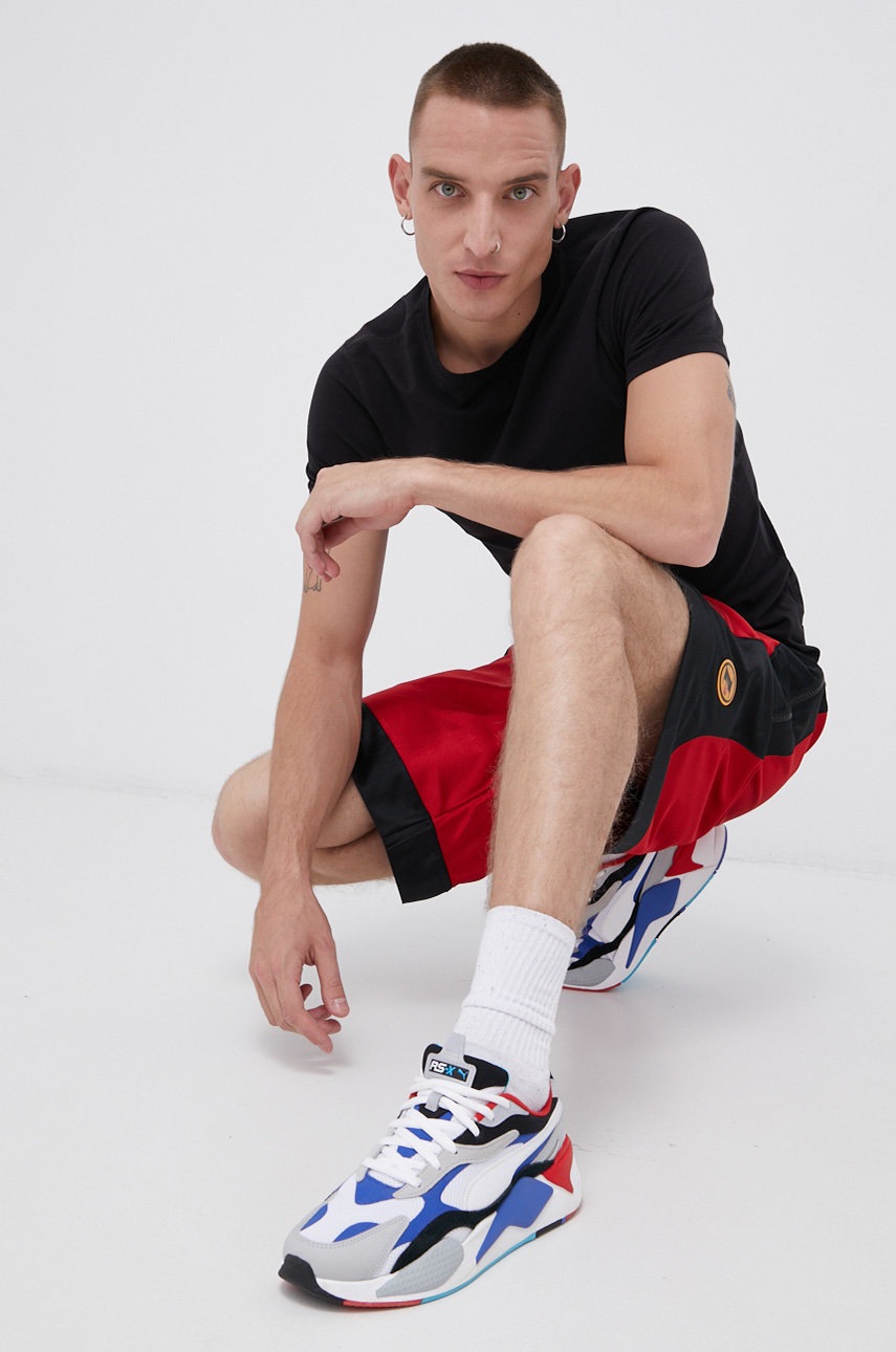 

Шорти Reebok Classic HF2167 чоловічі колір червоний
