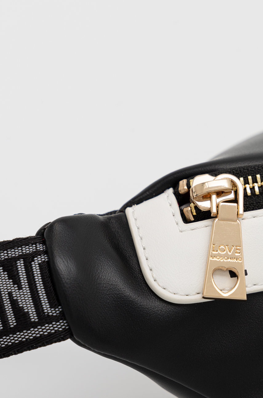 

Сумка на пояс Love Moschino цвет чёрный
