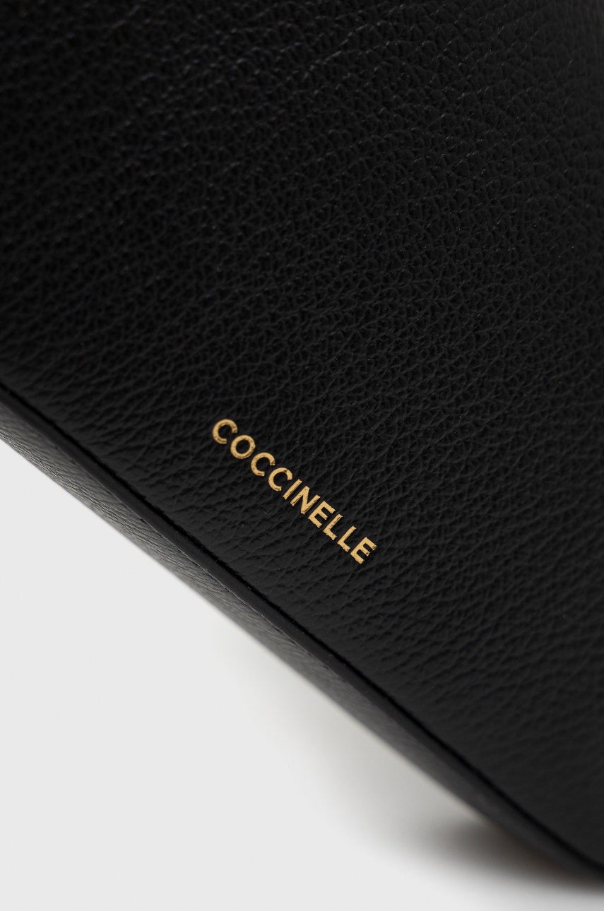 

Кожаная сумочка Coccinelle цвет чёрный
