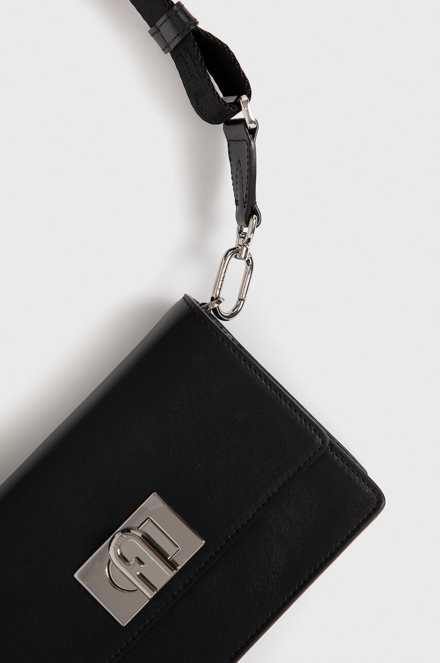 

Кожаная сумочка Furla 1927 цвет чёрный