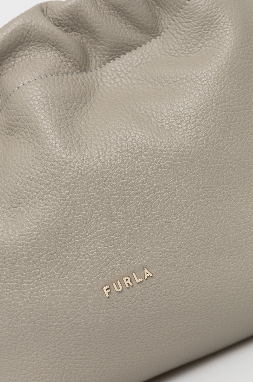 

Кожаная сумочка Furla цвет серый