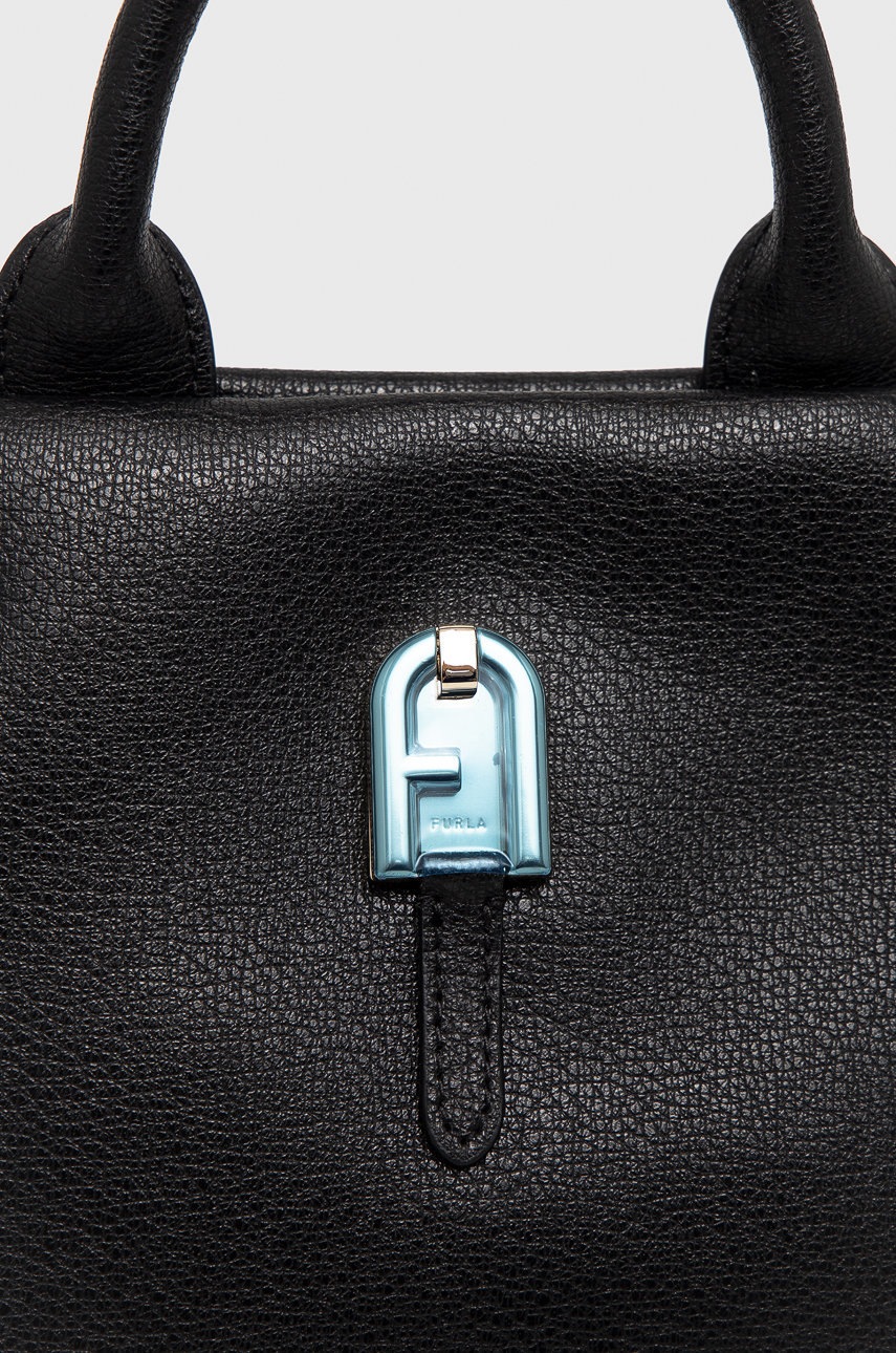 

Кожаная сумочка Furla цвет чёрный