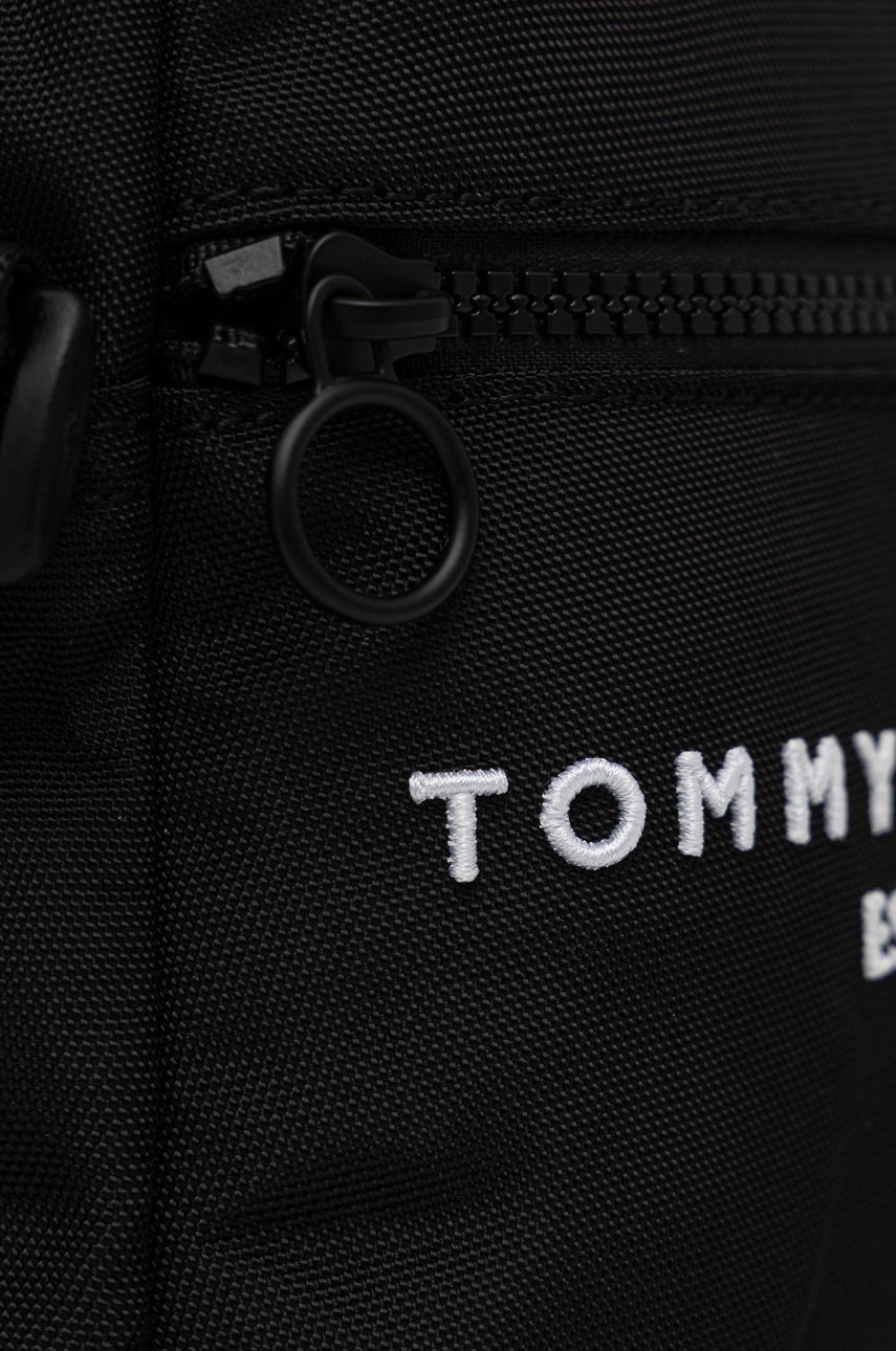 

Сумка Tommy Hilfiger цвет чёрный