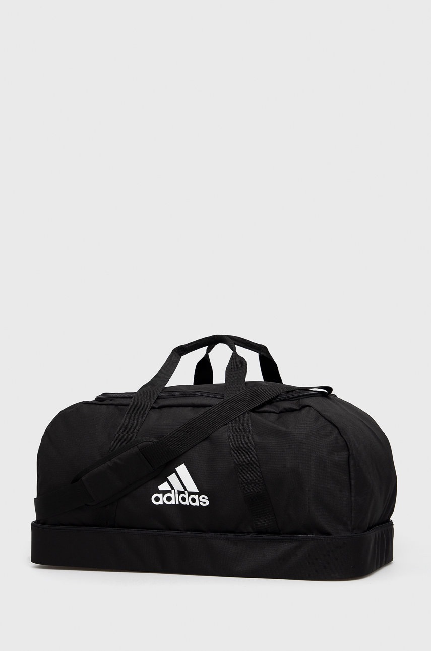 

Спортивная сумка adidas Performance цвет чёрный