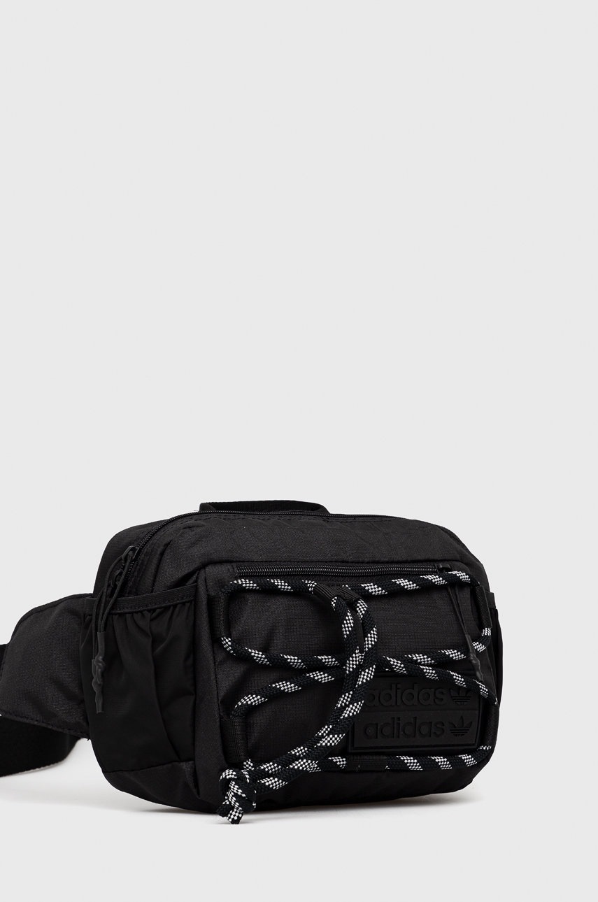 

Сумка на пояс adidas Originals H32460 цвет чёрный
