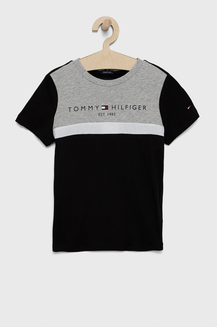 

Детска памучна тениска Tommy Hilfiger в черно с принт, Черен