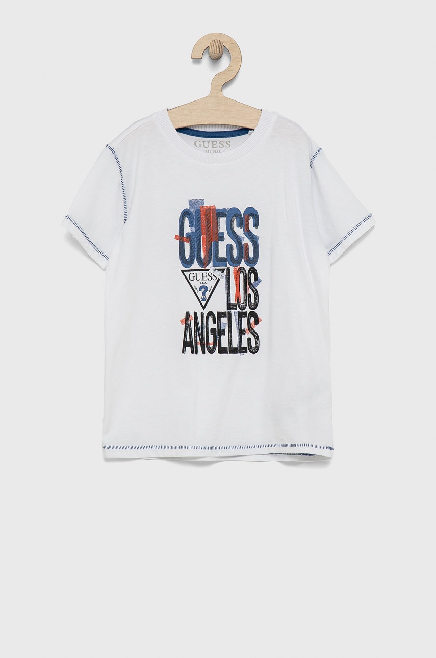 

Детска памучна тениска Guess в бяло с принт, Бял