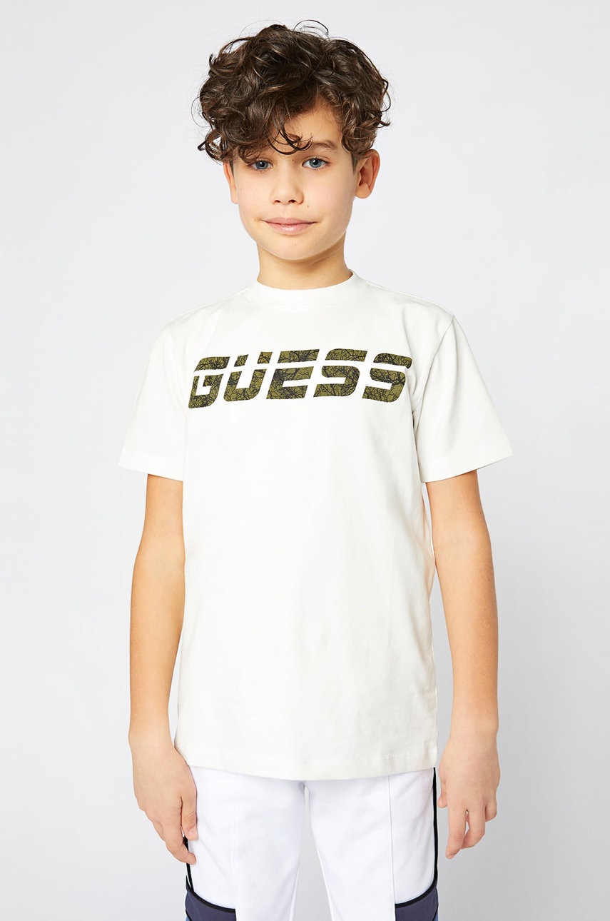 

Детска тениска Guess в бяло с принт, Бял