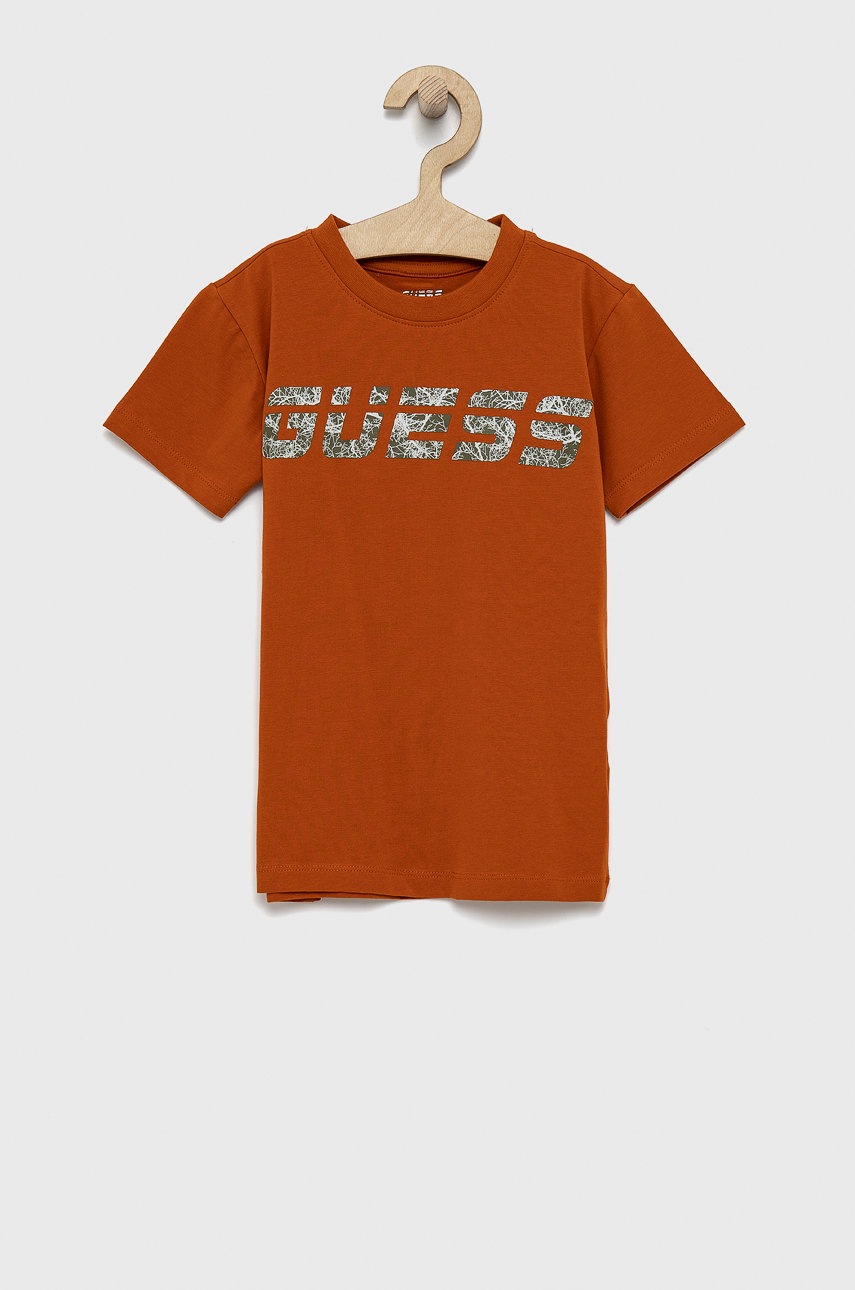 

Детска тениска Guess в оранжево с принт, Оранжев