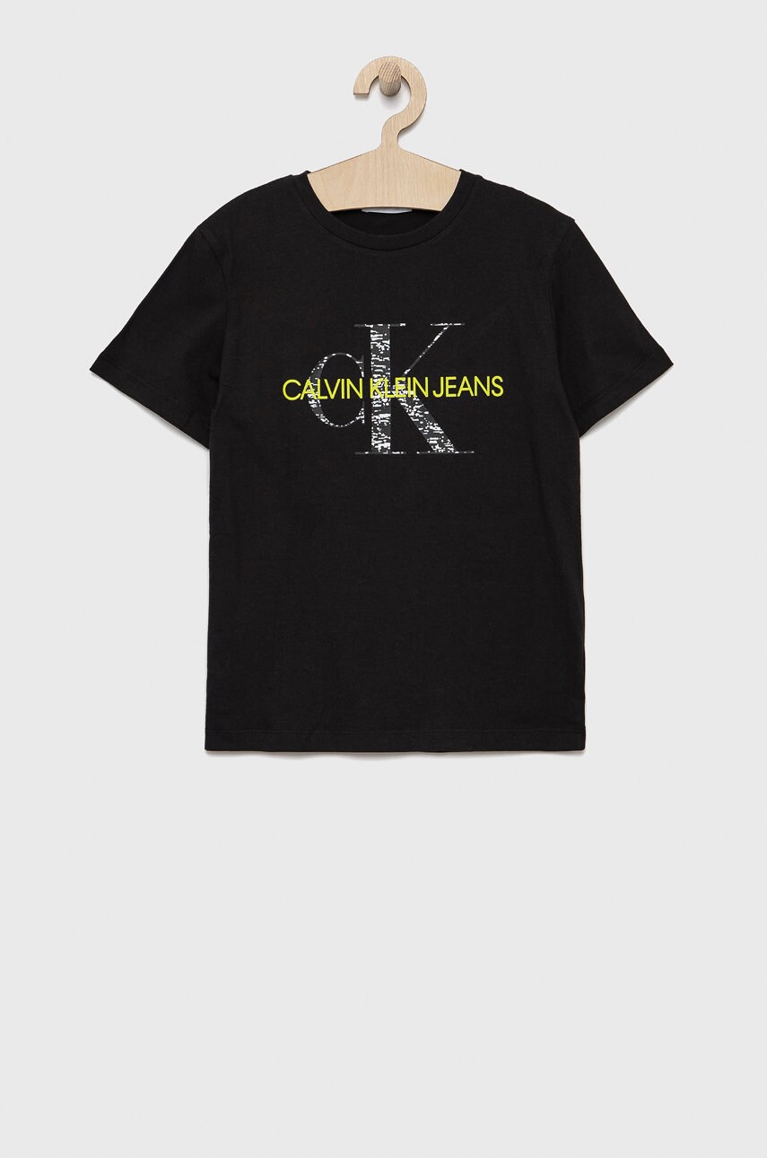 

Детска памучна тениска Calvin Klein Jeans в черно с принт, Черен