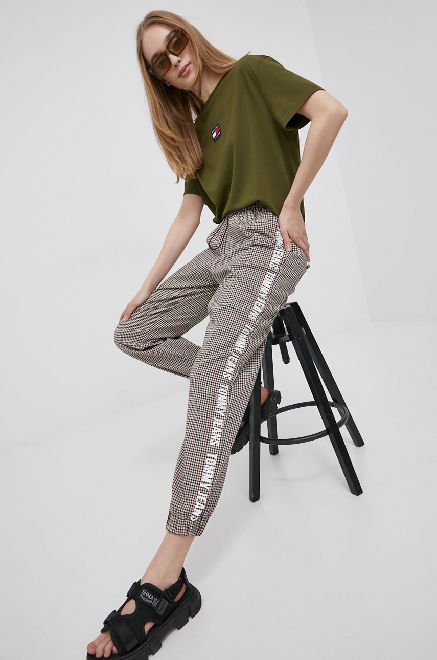 

Футболка Tommy Jeans жіночий колір зелений
