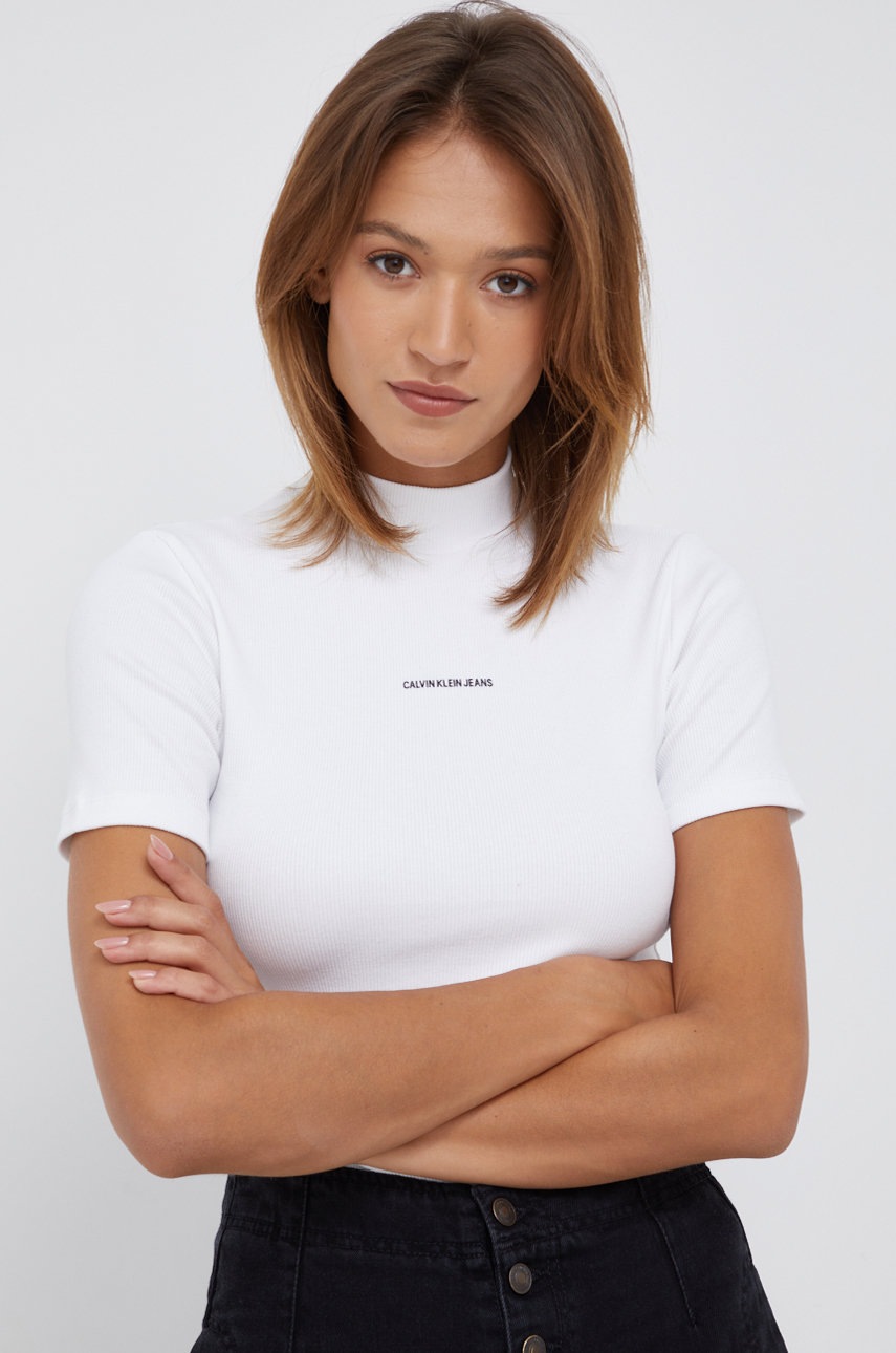 

Тениска Calvin Klein Jeans дамска в бяло с ниско поло, Бял