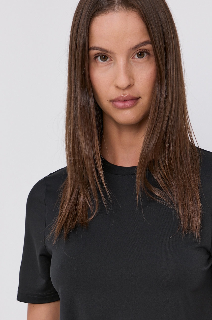 Μπλουζάκι Reebok ID TRAIN γυναικείo, χρώμα: μαύρο GR9526.100005203 φωτογραφία