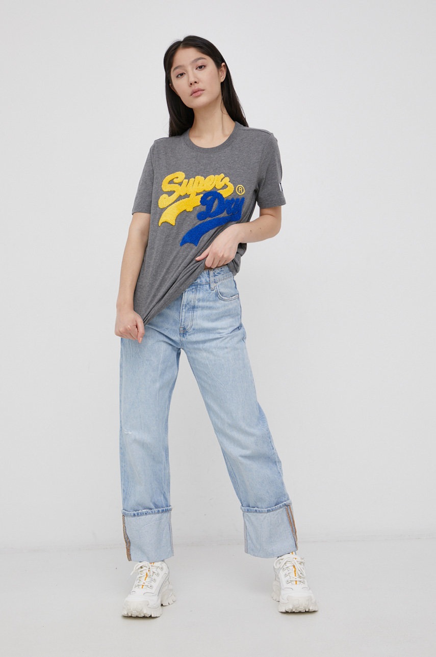 

Футболка Superdry жіночий колір сірий